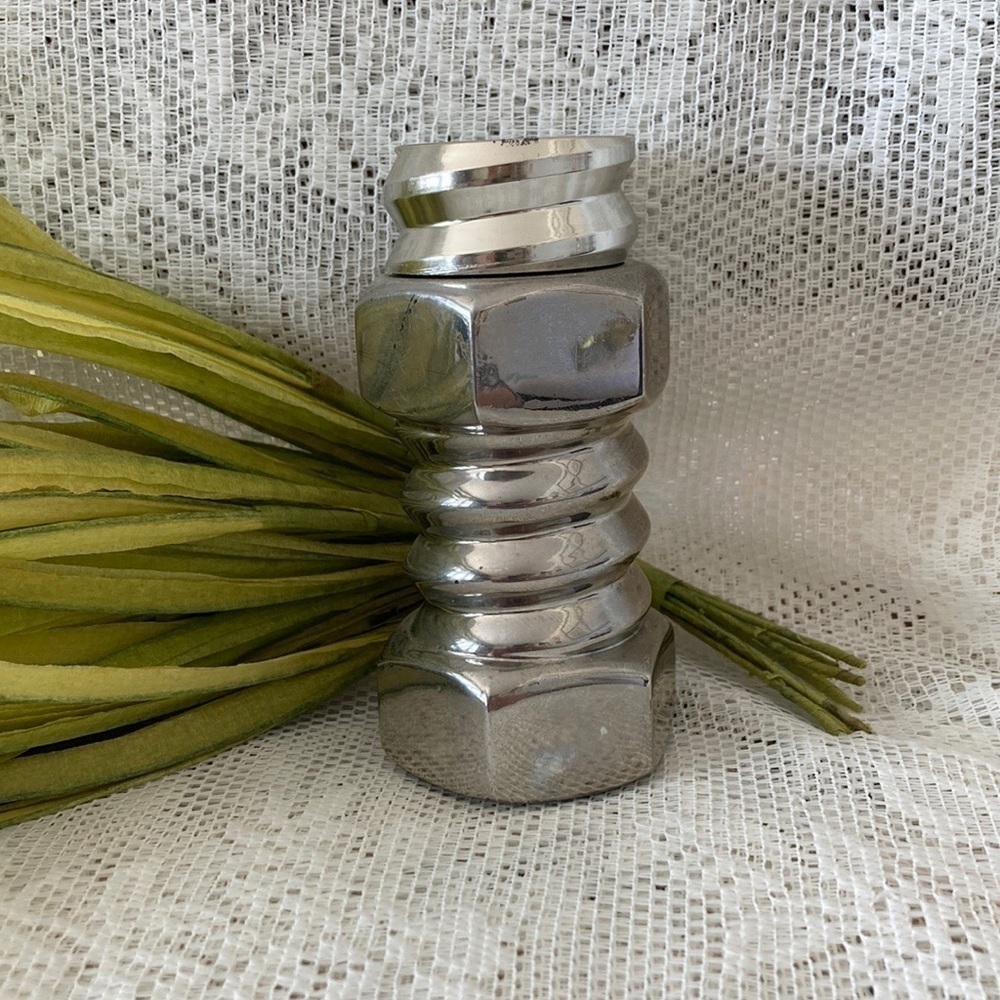 Vintage Avon Bolt Design Cologne Bottle. Wonderful condition/empty/without B…